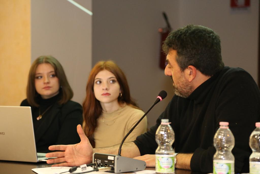 Immagine per Gli studenti raccontano le fragilità, esce il numero 55 di Sconfinare